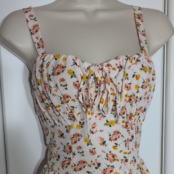 SHEIN Floral Patterned Midi Dress - Picture 4 of 7